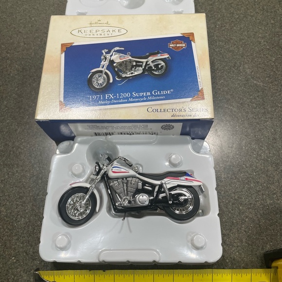 Hallmark Christmas Ornament Harley Davidson 1971 FX-1200 Super Glide 2002 4th - Picture 9 of 9
